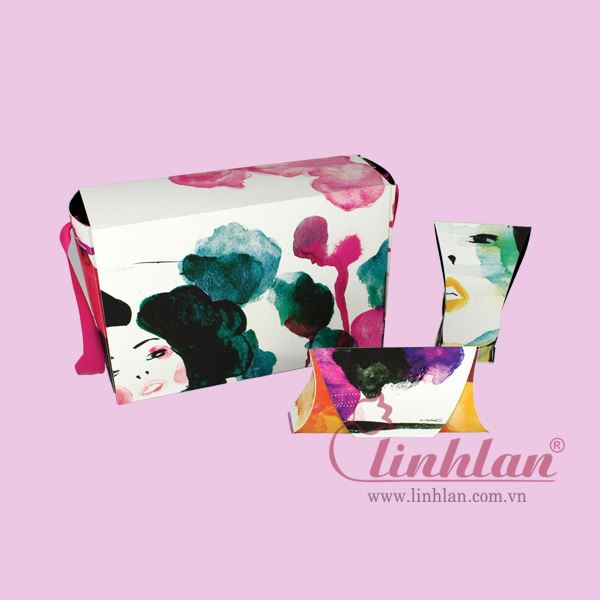 Luxury Cosmetics Box image 3